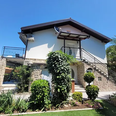 Apartman Carla Omišalj